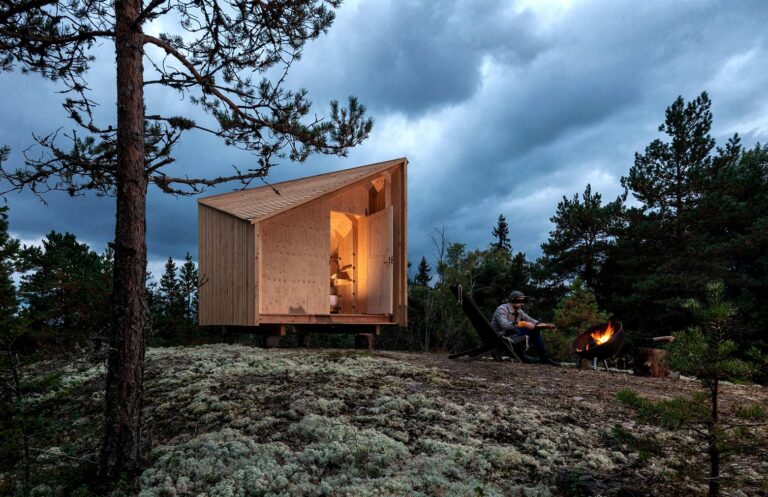 Picture of Modern Off-Grid Living | TRDCRFT