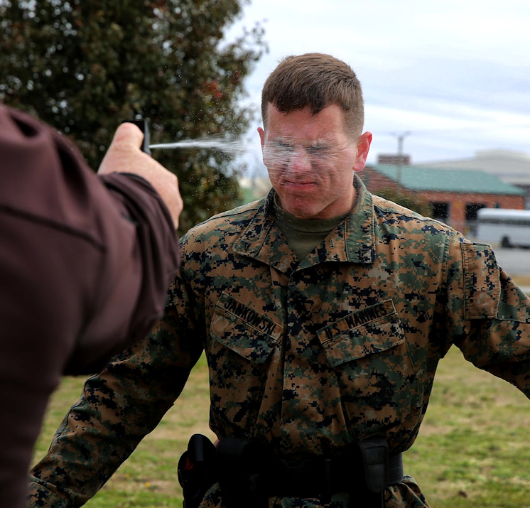 Marines Method of Handling a Pepper Spray Attack TRDCRFT